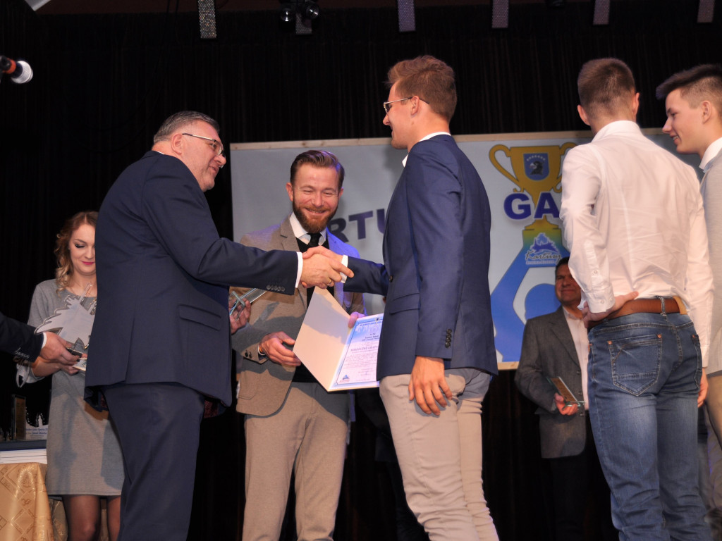 Sportowcy, trenerzy, działacze nagrodzeni na II Kartuskiej Gali Sportu