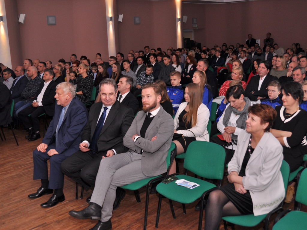 Sportowcy, trenerzy, działacze nagrodzeni na II Kartuskiej Gali Sportu