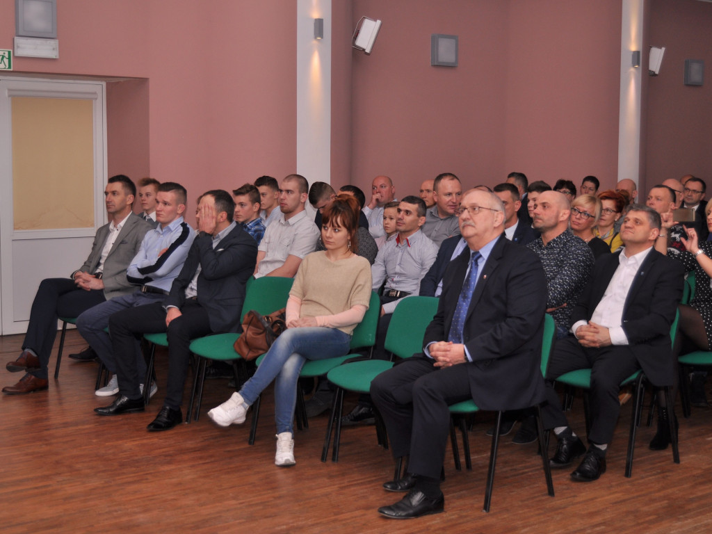 Sportowcy, trenerzy, działacze nagrodzeni na II Kartuskiej Gali Sportu