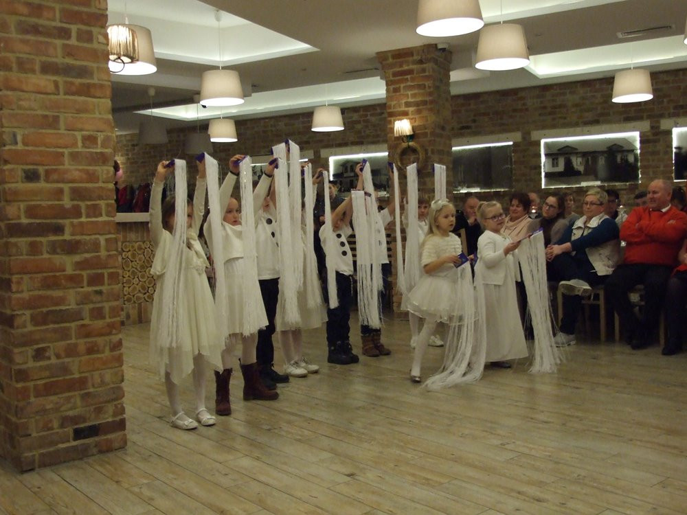 Wieczornica bożonarodzeniowa w Kiełpinie z poruszającymi, świątecznymi opowieściami