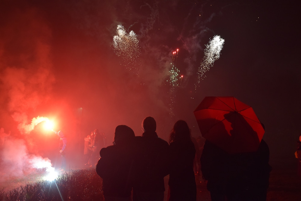 Kartuzy. Mieszkańcy powitali 2018 rok w Parku Solidarności