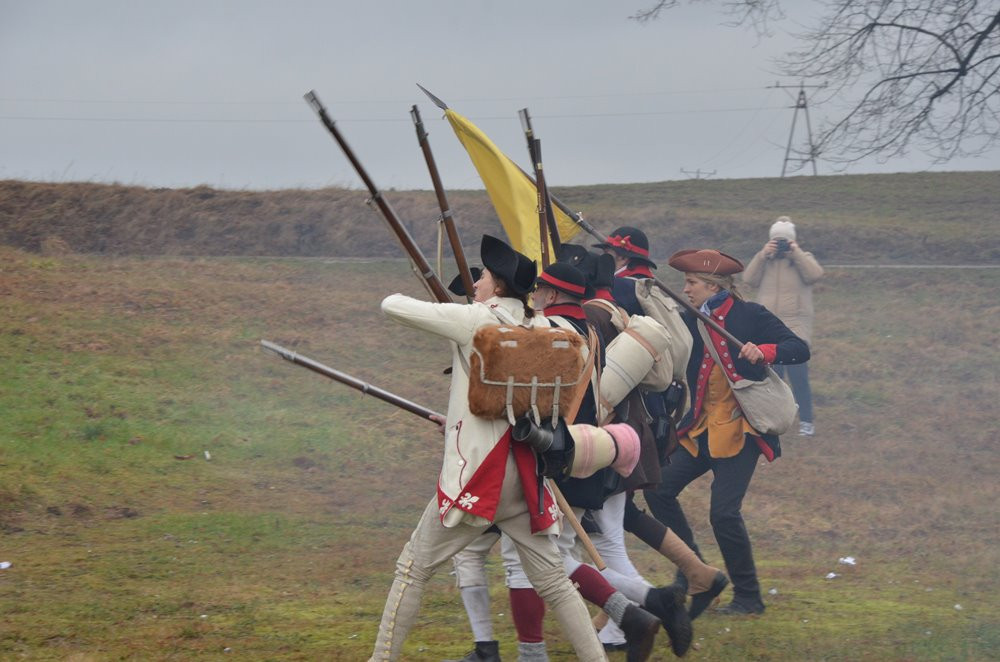 Węsiory. Inscenizacja walk z czasów amerykańskiej wojny o niepodległość