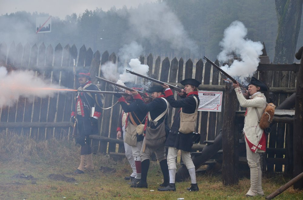 Węsiory. Inscenizacja walk z czasów amerykańskiej wojny o niepodległość