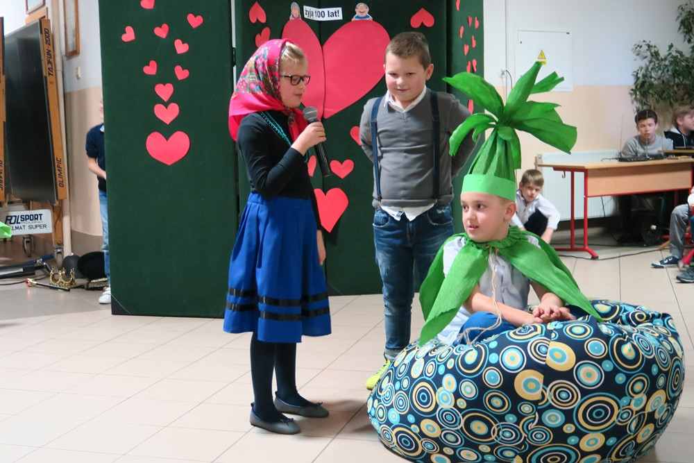 Żukowo. Uczniowie SP nr 1 wystąpili dla kochanych babć i dziadków