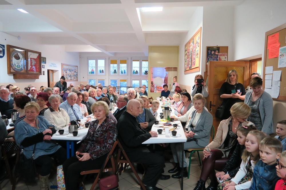 Żukowo. Uczniowie SP nr 1 wystąpili dla kochanych babć i dziadków