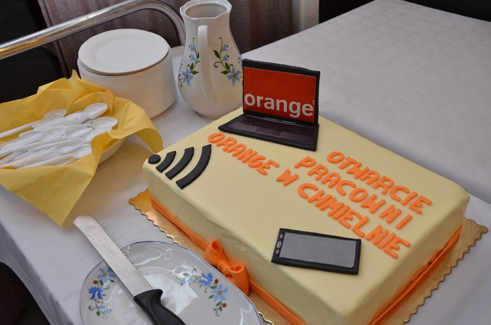 Chmielno. Otwarto Pracownię Orange - są laptopy, Playstation i dostęp do internetu