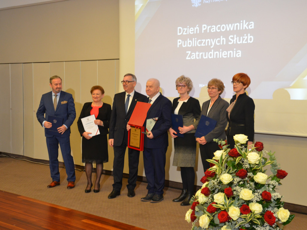 Powiatowy Urząd Pracy w Kartuzach wyróżniony przez minister Elżbietę Rafalską