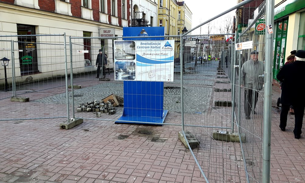 Kartuzy. Rozpoczęły się prace przy modernizacji deptaka