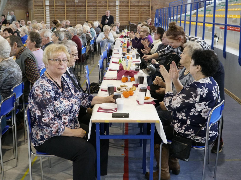 Żukowo. Wielki Bal Seniora. Przybyło ponad 400 najstarszych mieszkańców