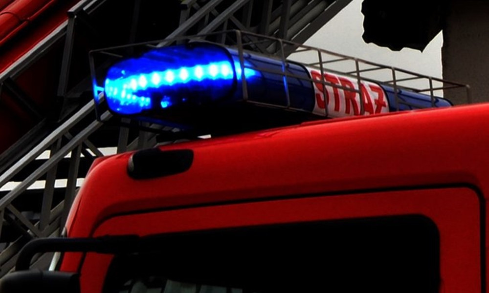 Tuchom. Pożar na terenie zakładu produkcyjnego. Jedna osoba trafiła do szpitala