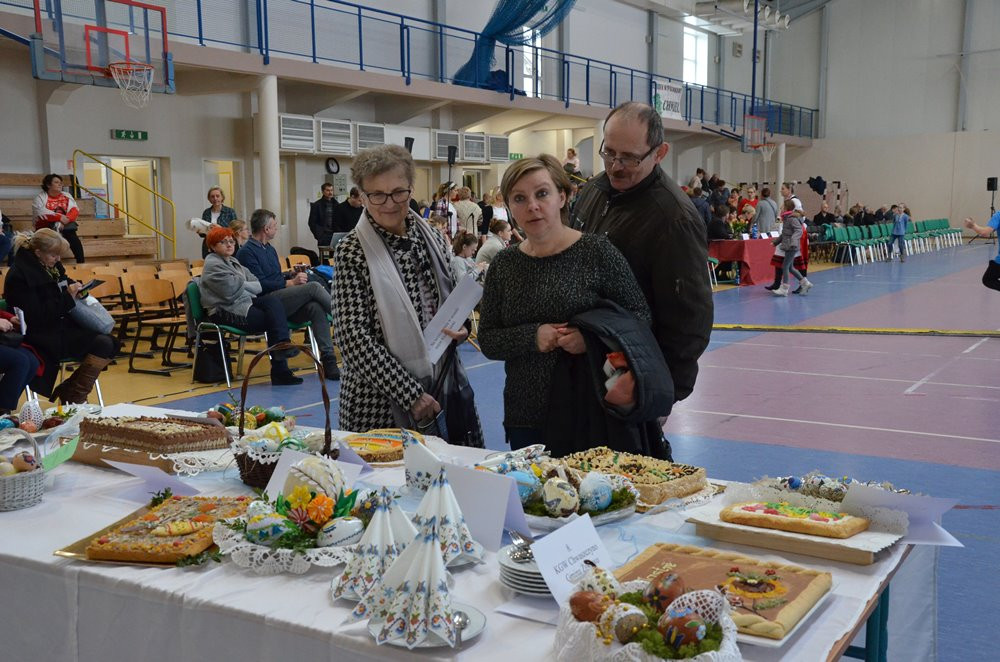 Taniec, śpiew, zabawa i mnóstwo smakowitości. Powiatowy Turniej KGW w Chmielnie