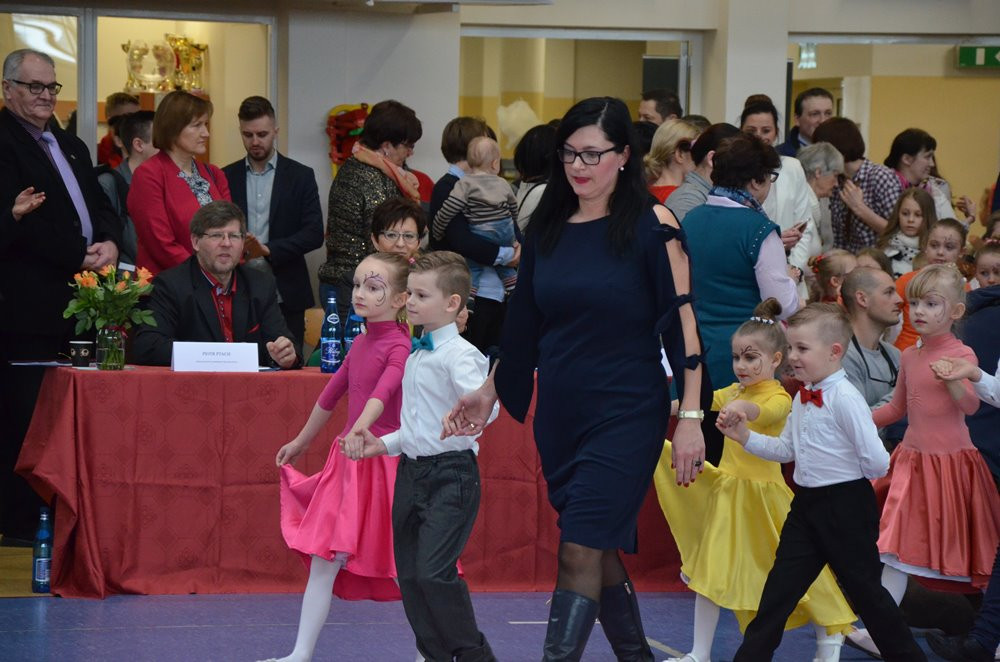 Taniec, śpiew, zabawa i mnóstwo smakowitości. Powiatowy Turniej KGW w Chmielnie