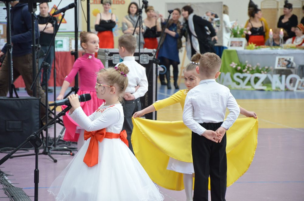 Taniec, śpiew, zabawa i mnóstwo smakowitości. Powiatowy Turniej KGW w Chmielnie