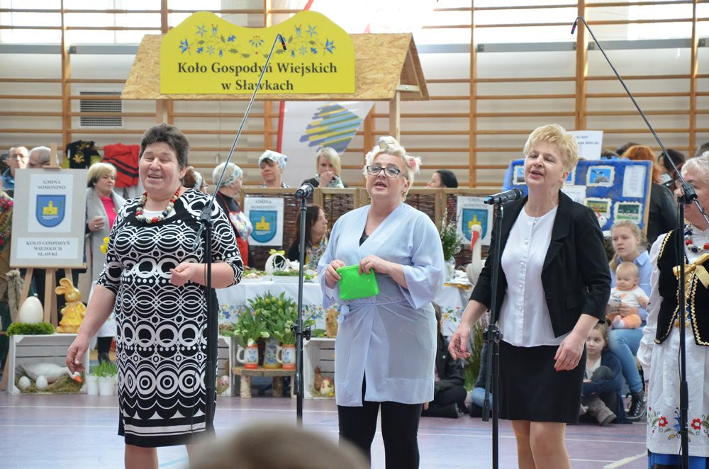 Taniec, śpiew, zabawa i mnóstwo smakowitości. Powiatowy Turniej KGW w Chmielnie