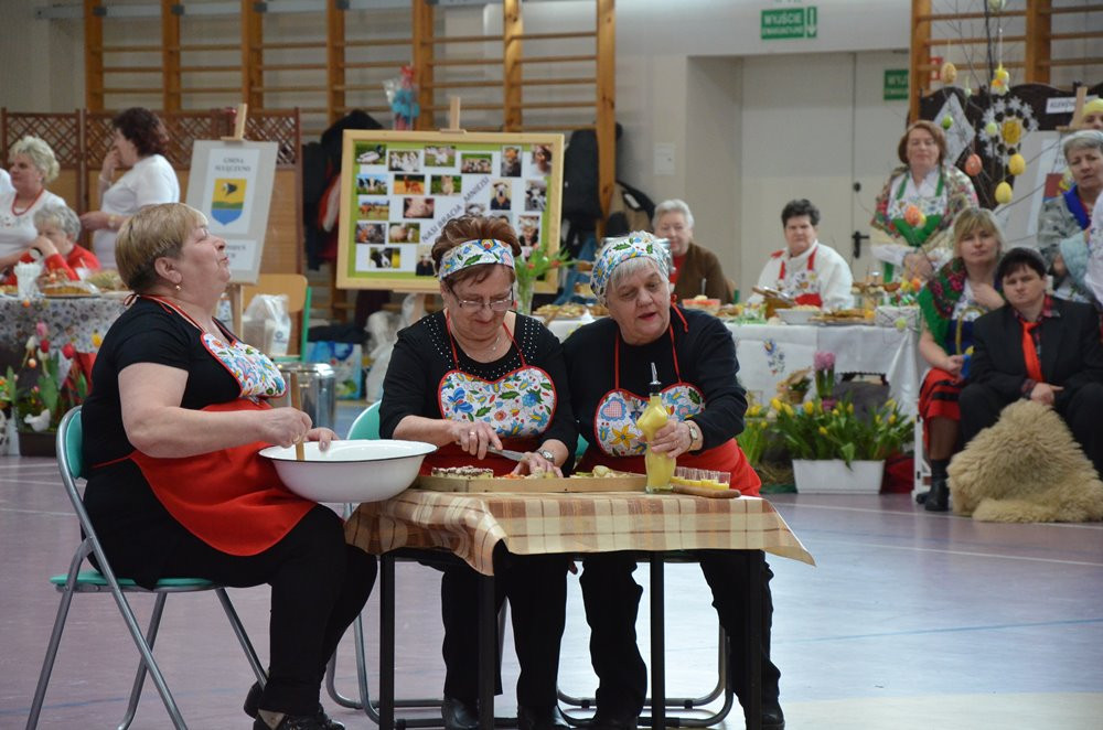 Taniec, śpiew, zabawa i mnóstwo smakowitości. Powiatowy Turniej KGW w Chmielnie