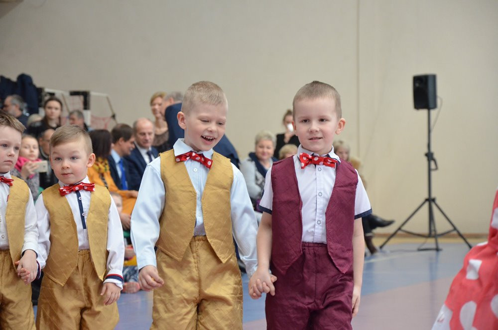 Taniec, śpiew, zabawa i mnóstwo smakowitości. Powiatowy Turniej KGW w Chmielnie