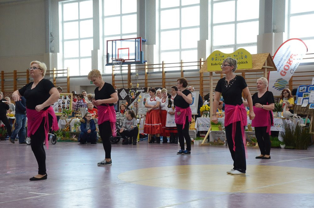 Taniec, śpiew, zabawa i mnóstwo smakowitości. Powiatowy Turniej KGW w Chmielnie
