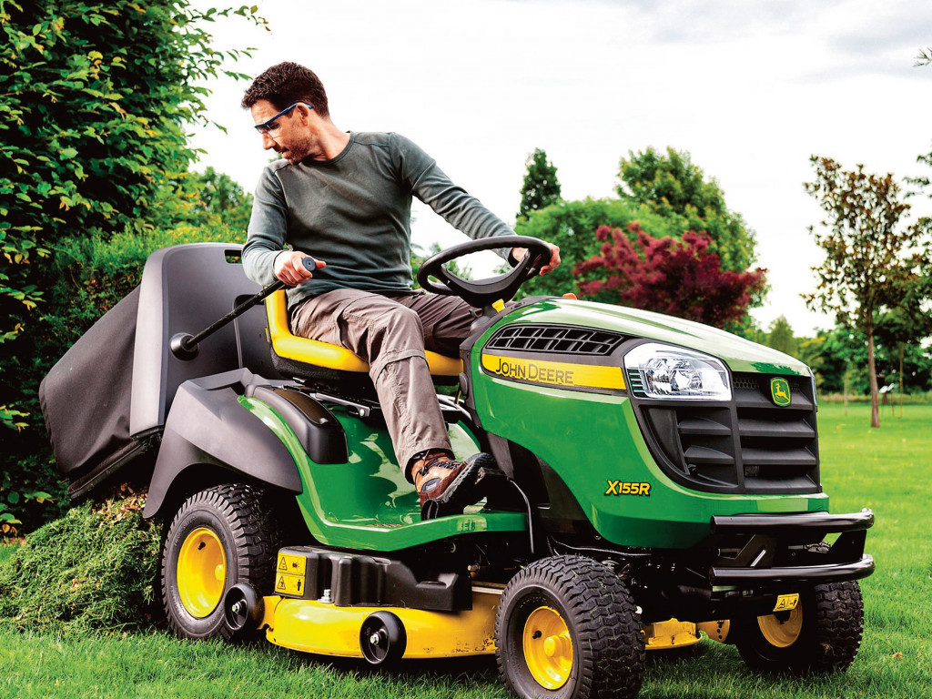 Jedna kosiarka, wiele sposobów na jej wykorzystanie przez cały rok