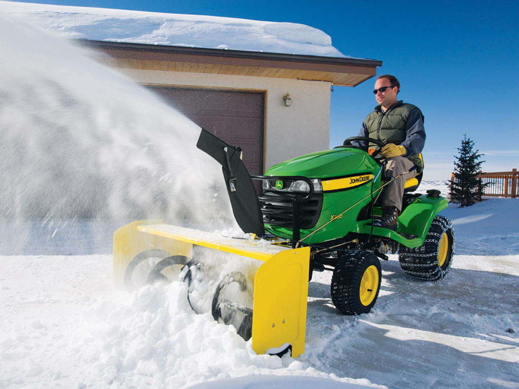 Jedna kosiarka, wiele sposobów na jej wykorzystanie przez cały rok