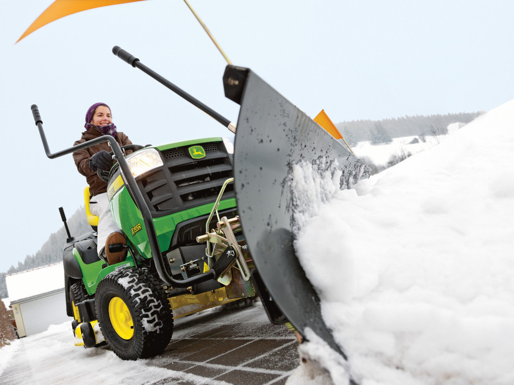 Jedna kosiarka, wiele sposobów na jej wykorzystanie przez cały rok