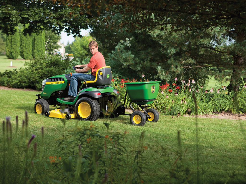 Jedna kosiarka, wiele sposobów na jej wykorzystanie przez cały rok