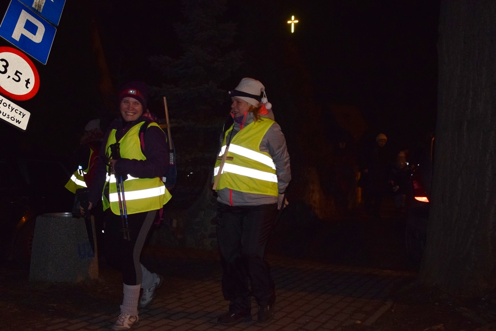 Leźno. 400 osób wyruszyło w Ekstremalną Drogę Krzyżową