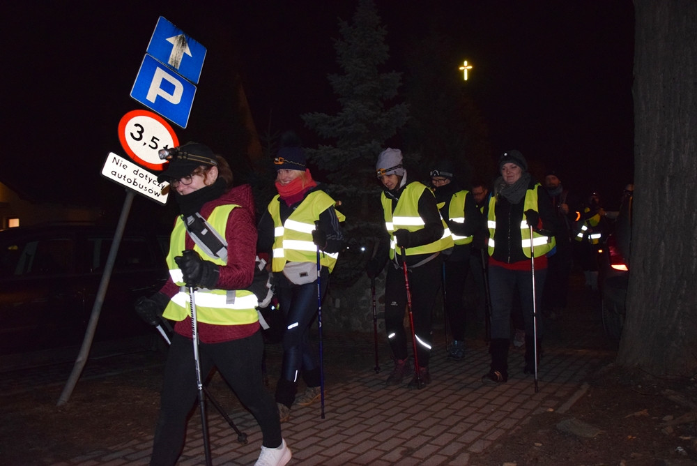 Leźno. 400 osób wyruszyło w Ekstremalną Drogę Krzyżową