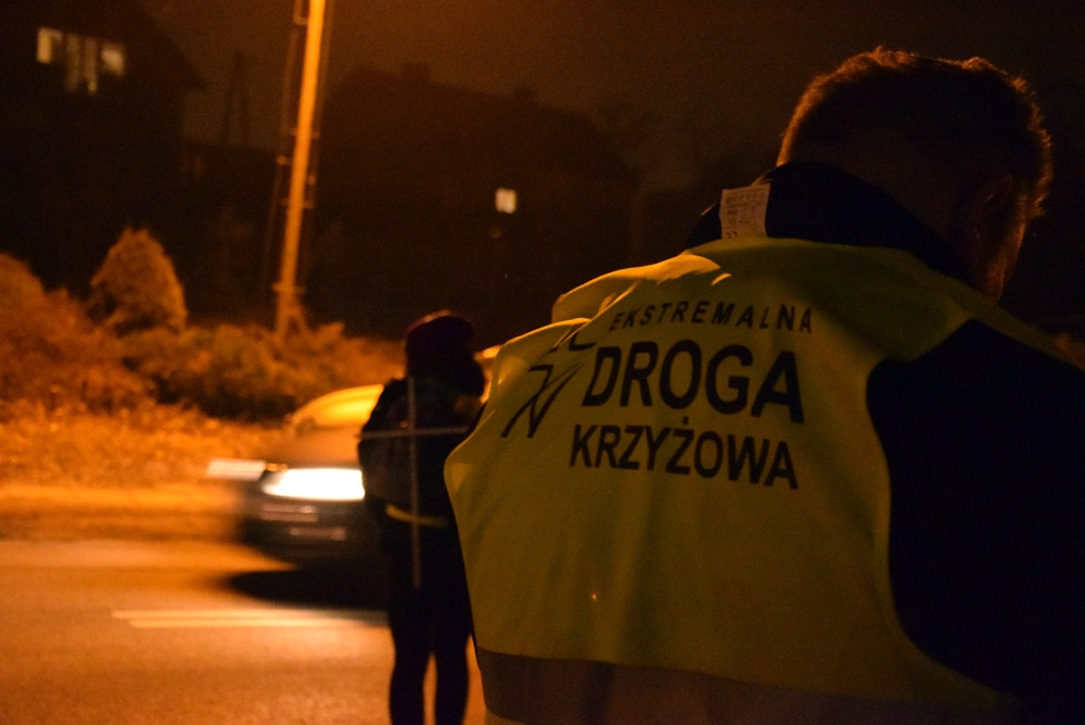 Leźno. 400 osób wyruszyło w Ekstremalną Drogę Krzyżową