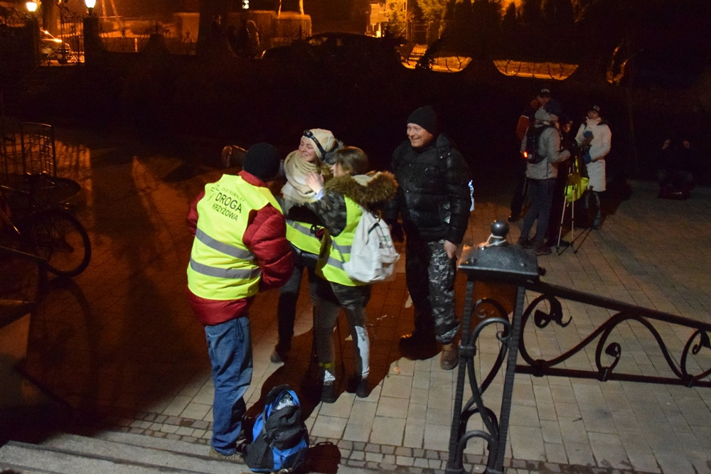 Leźno. 400 osób wyruszyło w Ekstremalną Drogę Krzyżową