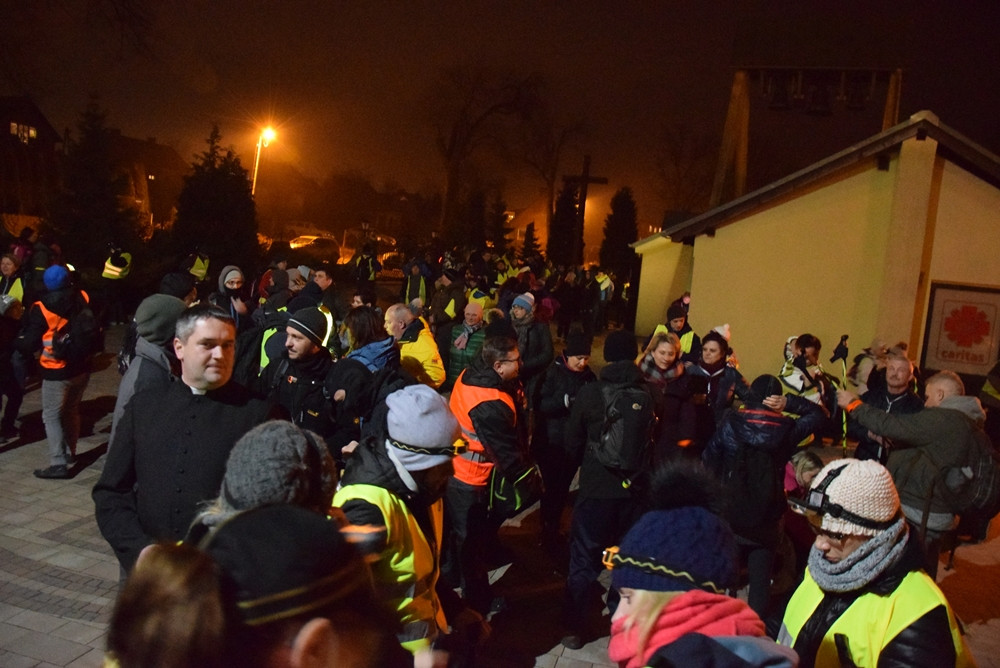 Leźno. 400 osób wyruszyło w Ekstremalną Drogę Krzyżową