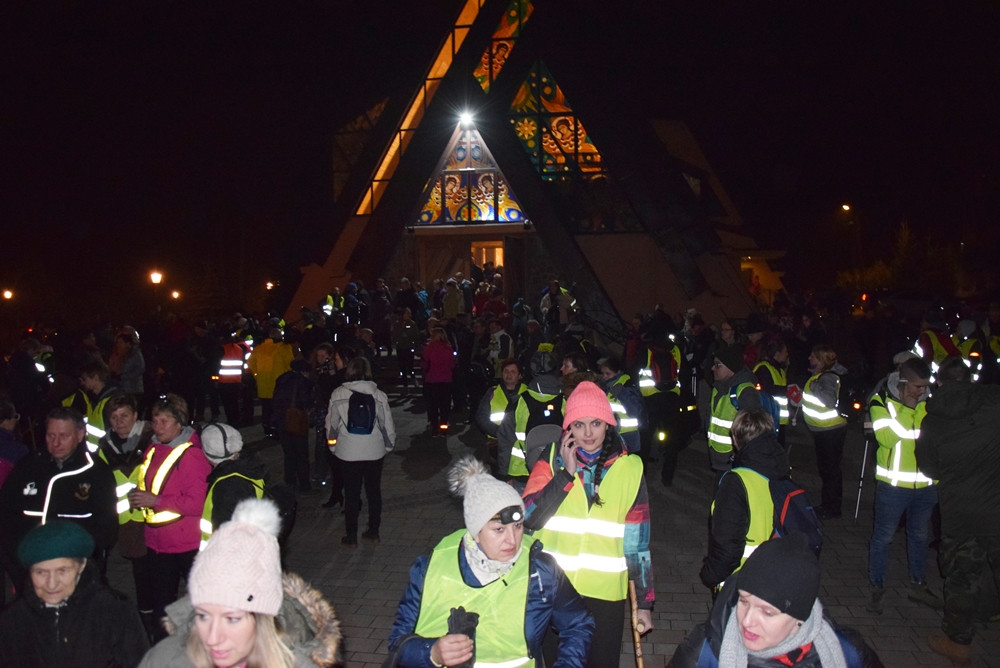 Leźno. 400 osób wyruszyło w Ekstremalną Drogę Krzyżową