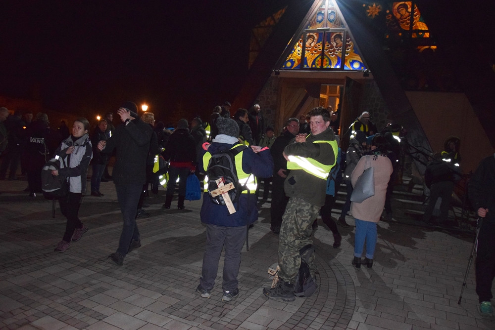 Leźno. 400 osób wyruszyło w Ekstremalną Drogę Krzyżową