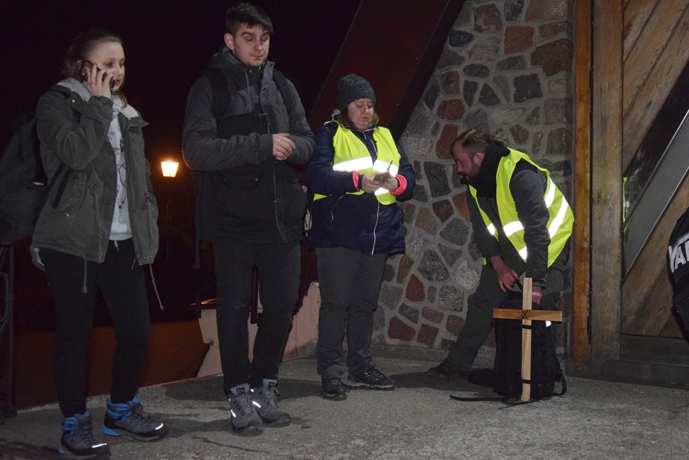 Leźno. 400 osób wyruszyło w Ekstremalną Drogę Krzyżową