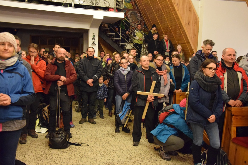 Leźno. 400 osób wyruszyło w Ekstremalną Drogę Krzyżową