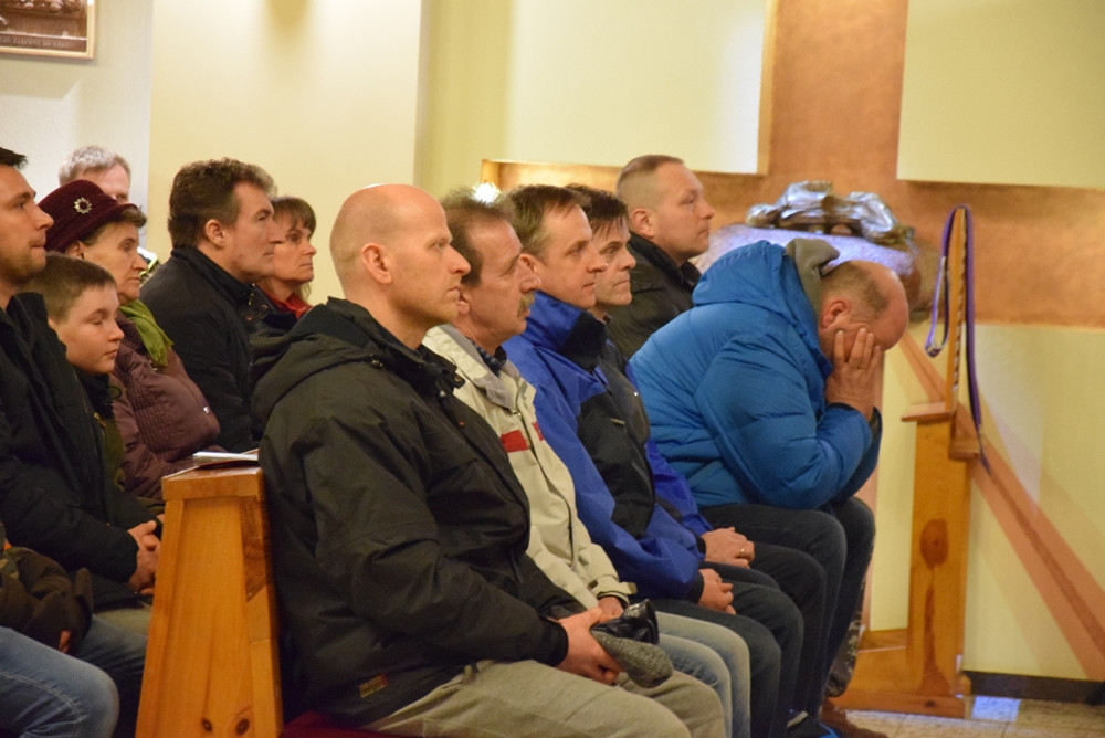 Leźno. 400 osób wyruszyło w Ekstremalną Drogę Krzyżową