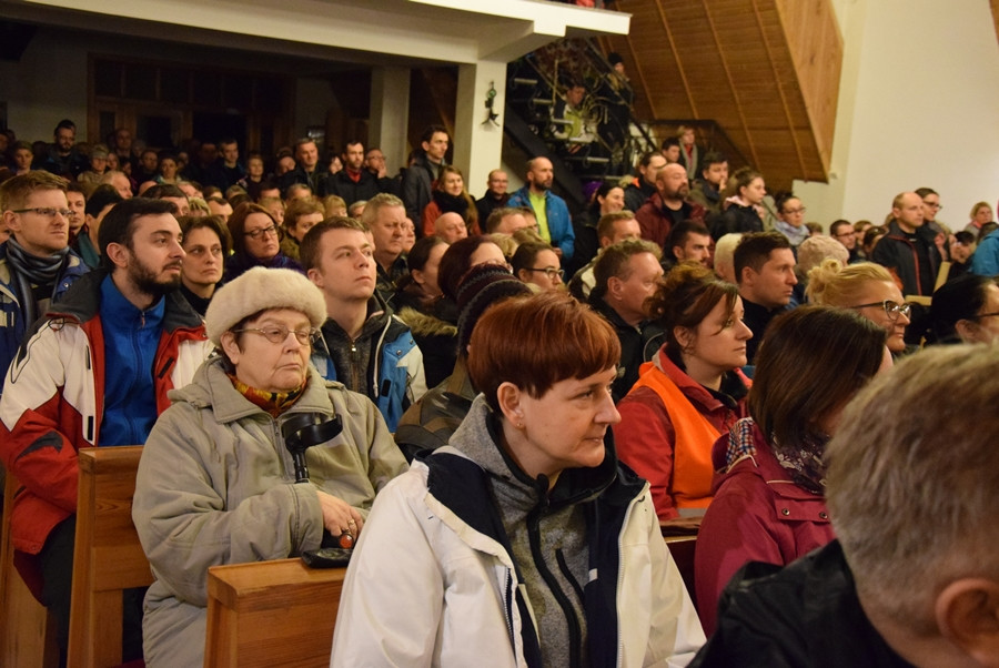 Leźno. 400 osób wyruszyło w Ekstremalną Drogę Krzyżową