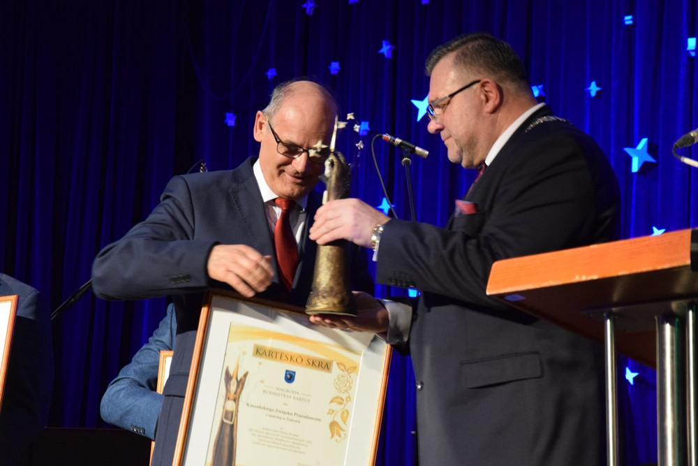 Kartuzy. Ich praca i zaangażowanie zostały docenione. Laureaci nagród Kartëskô Skra