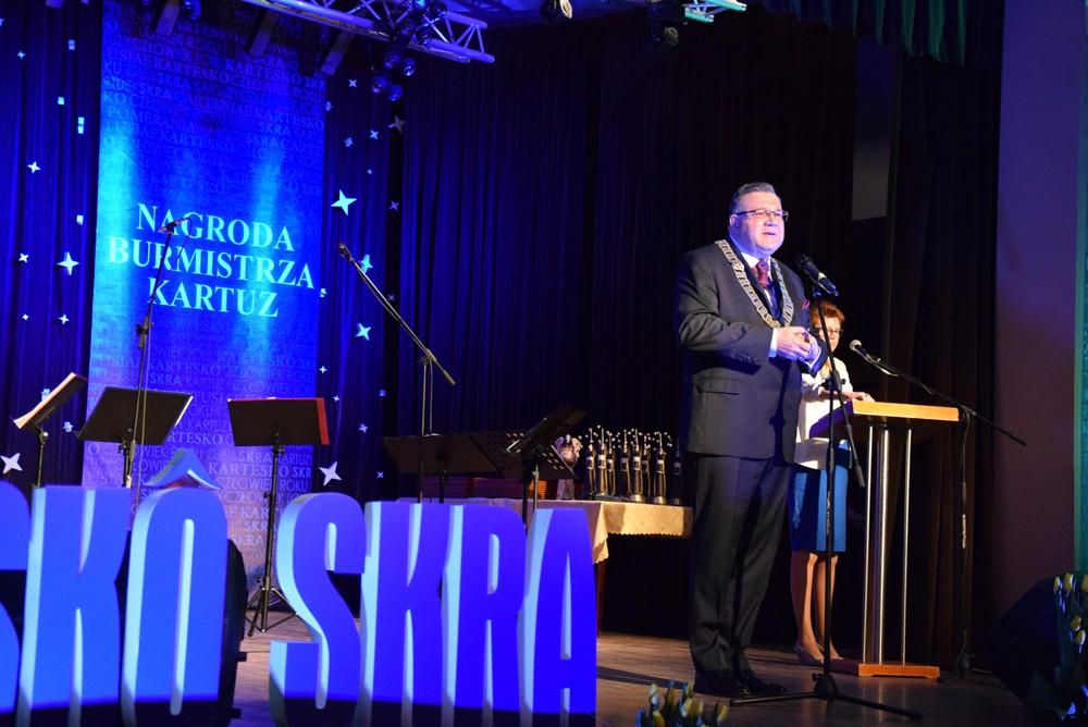 Kartuzy. Ich praca i zaangażowanie zostały docenione. Laureaci nagród Kartëskô Skra