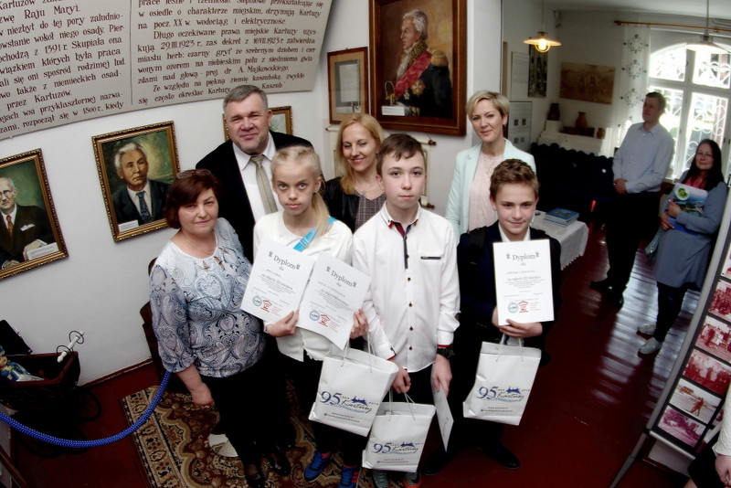 Uczniowie z Brodnicy Górnej wykazali się wiedzą o patronie Muzeum Kaszubskiego