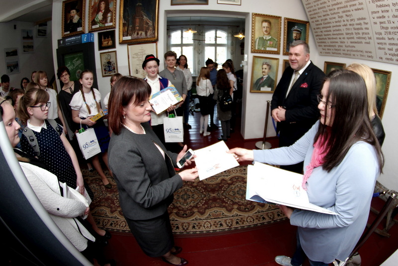 Uczniowie z Brodnicy Górnej wykazali się wiedzą o patronie Muzeum Kaszubskiego