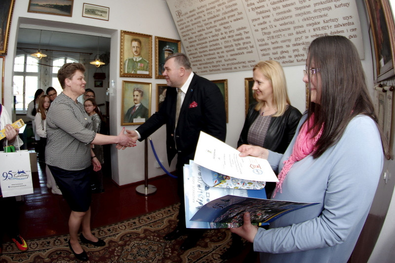 Uczniowie z Brodnicy Górnej wykazali się wiedzą o patronie Muzeum Kaszubskiego