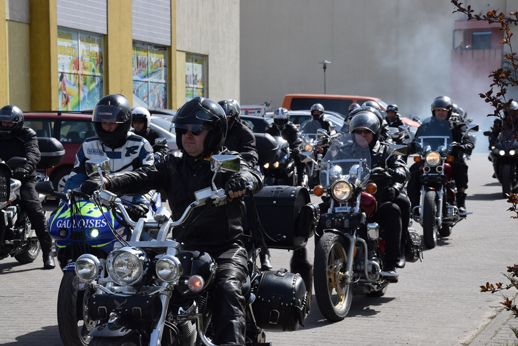 Kartuzy. Pola Nadziei. Zbierano datki dla hospicjum, a motocykliści zainaugurowali sezon