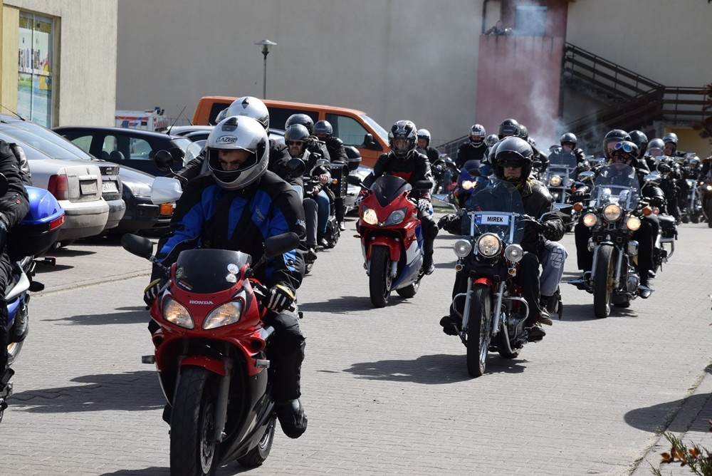Kartuzy. Pola Nadziei. Zbierano datki dla hospicjum, a motocykliści zainaugurowali sezon