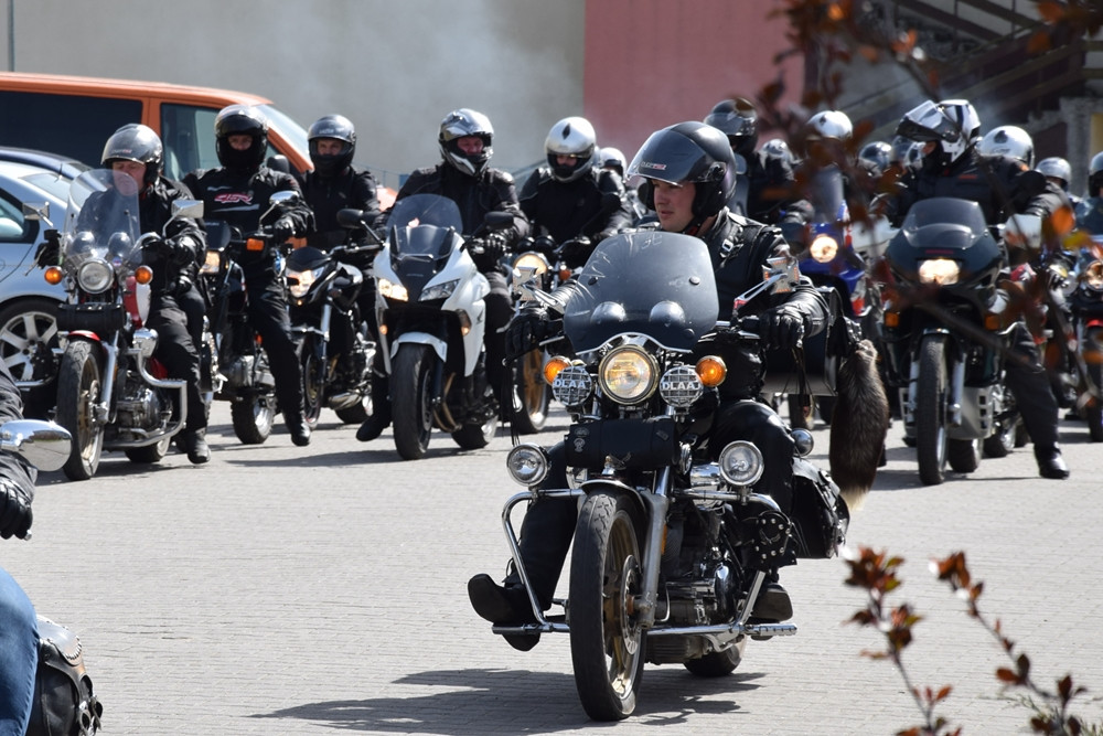 Kartuzy. Pola Nadziei. Zbierano datki dla hospicjum, a motocykliści zainaugurowali sezon