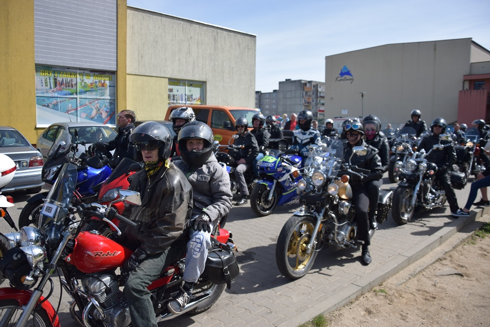 Kartuzy. Pola Nadziei. Zbierano datki dla hospicjum, a motocykliści zainaugurowali sezon