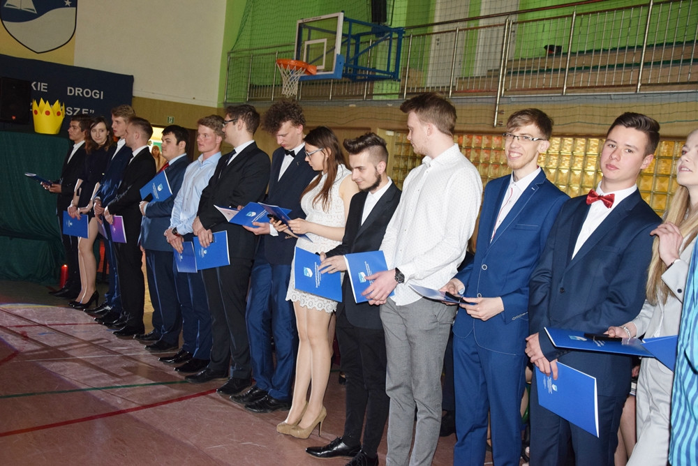 Maturzyści zakończyli rok szkolny. Na Wzgórzu pożegnano 190 absolwentów