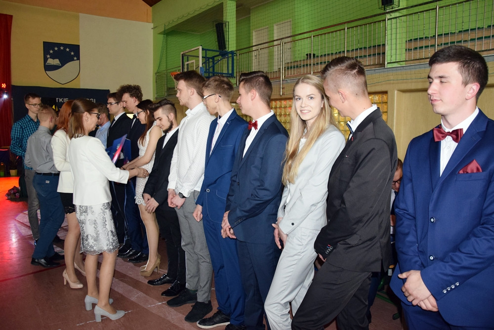 Maturzyści zakończyli rok szkolny. Na Wzgórzu pożegnano 190 absolwentów