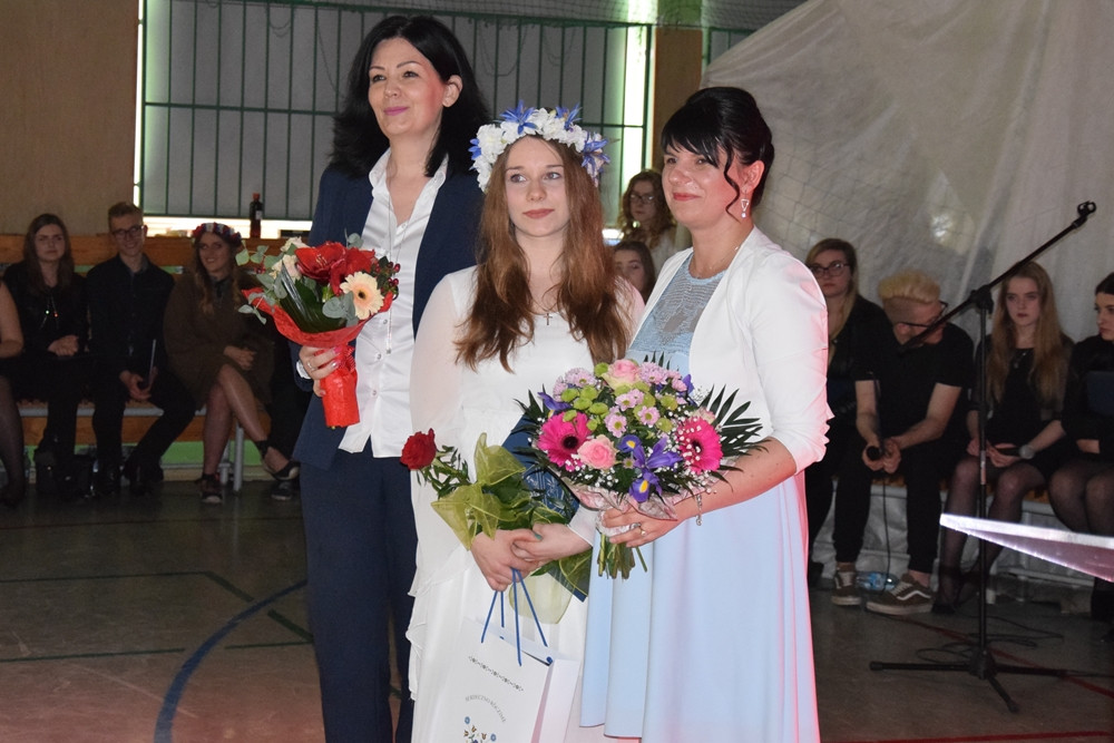 Maturzyści zakończyli rok szkolny. Na Wzgórzu pożegnano 190 absolwentów