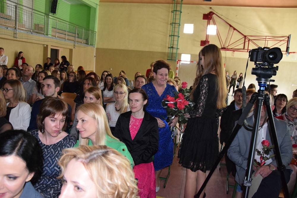 Maturzyści zakończyli rok szkolny. Na Wzgórzu pożegnano 190 absolwentów