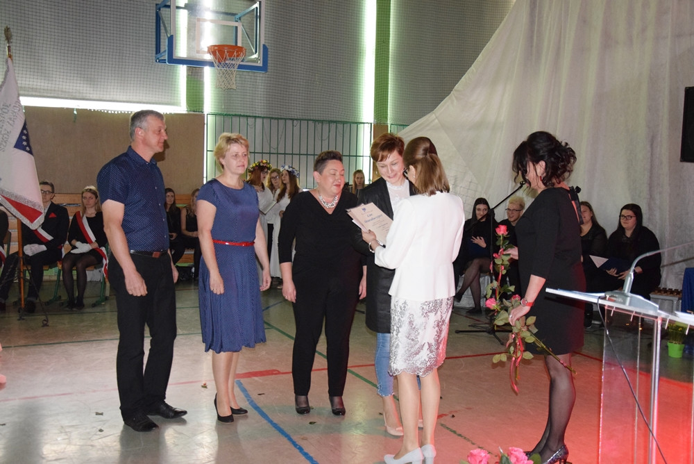 Maturzyści zakończyli rok szkolny. Na Wzgórzu pożegnano 190 absolwentów